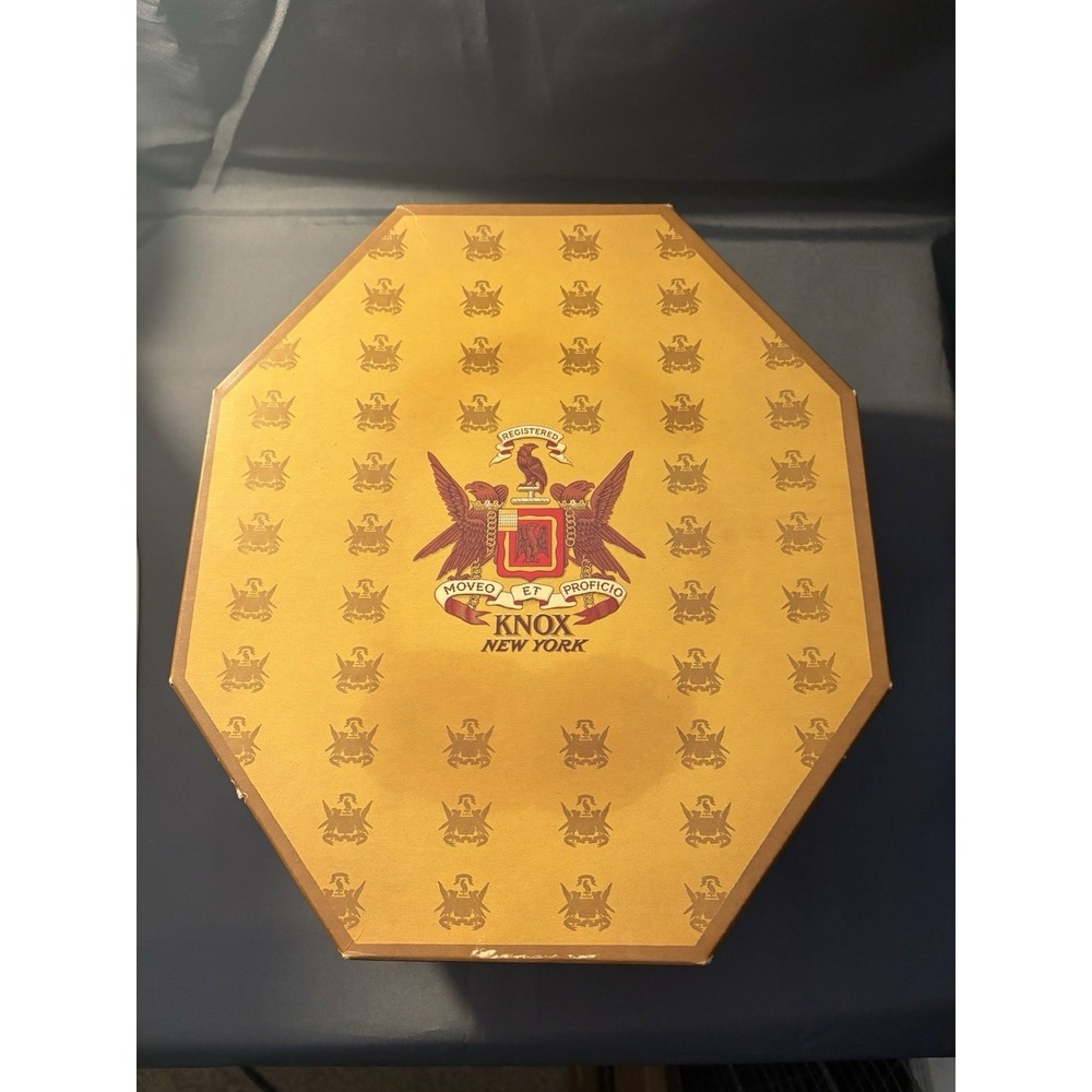 Vintage Knox NY Octagonal Hat Box Gold Crest Moveo et Proficio 1940's/50's AS IS